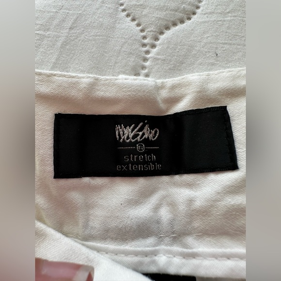 Mossimo White Stretch Extensible - Size 8 - Picture 2 of 4